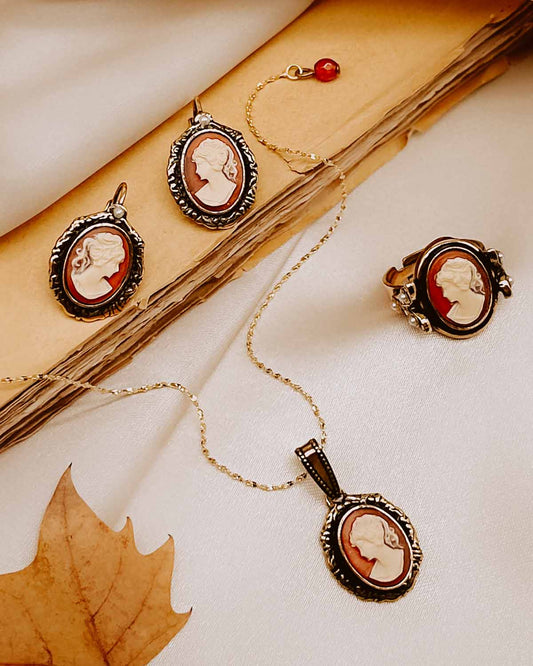 The San Gimignano Necklace (Tuscan Dreams Edition)
