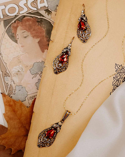 The Bolgheri Necklace (Tuscan Dreams Edition)