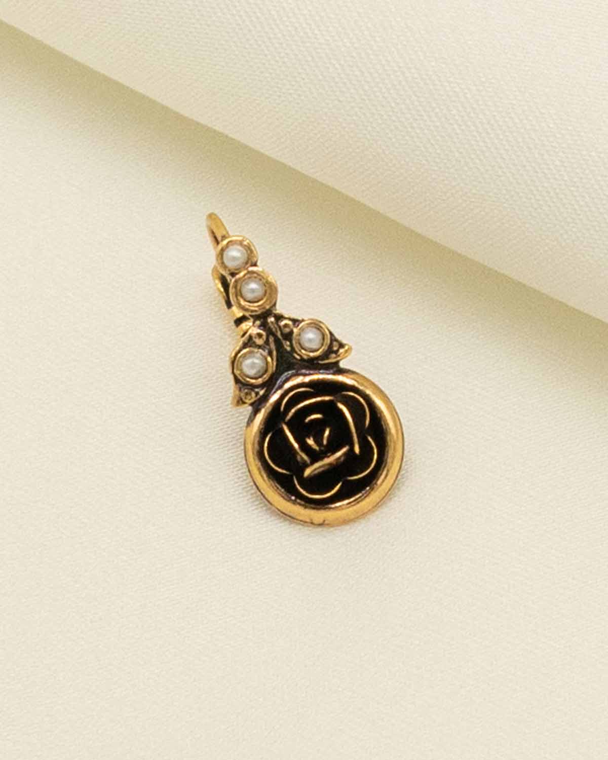 The Arezzo Earrings (That's Amore Edition)