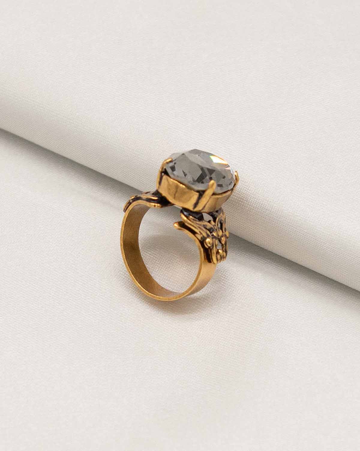 The Lucca Ring (House Edition)