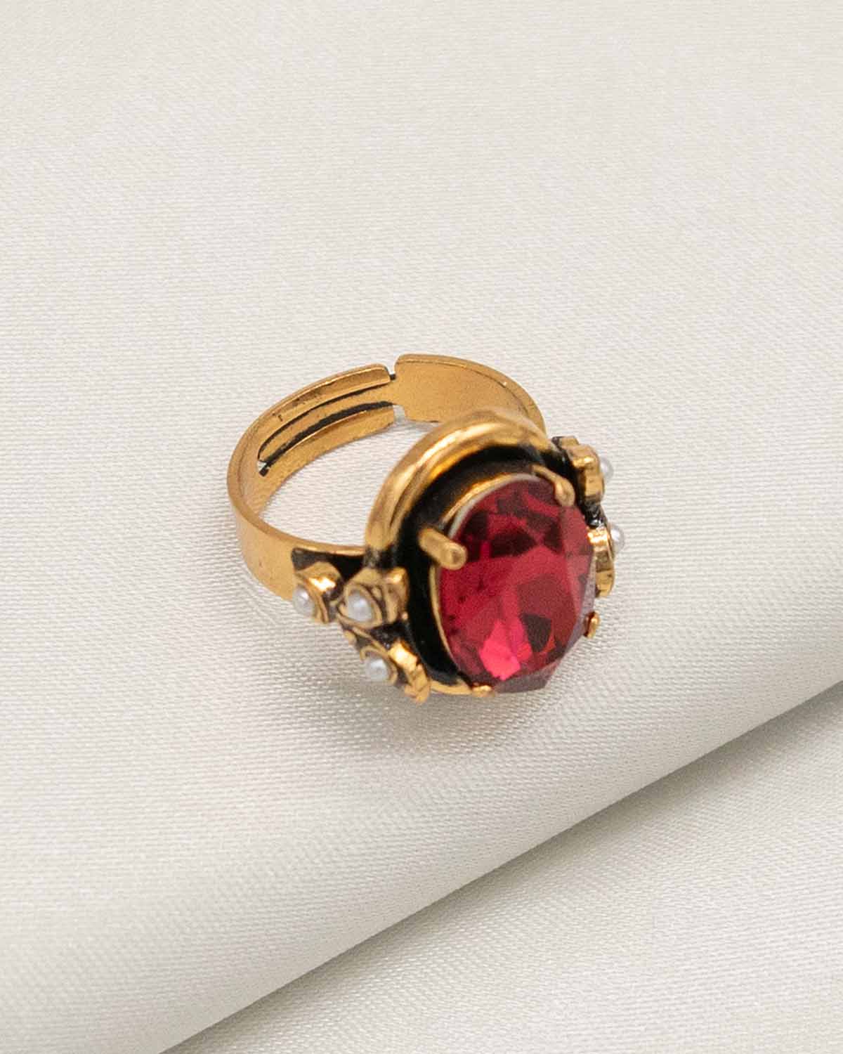 The Pitti Ring (Majestic Aura Edition)